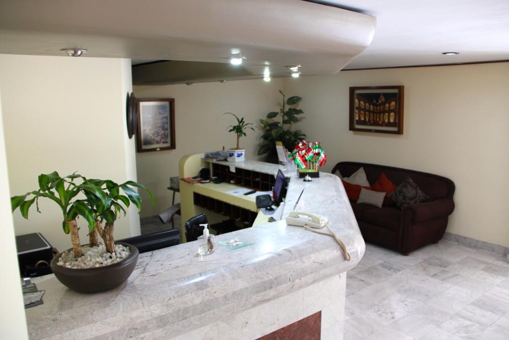 Hotel Tehuacan Plaza Buitenkant foto